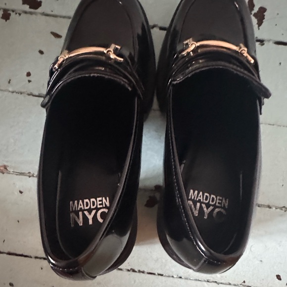 Madden NYC Size 10 Kassidy Lug Heeled Loafers - Picture 13 of 16